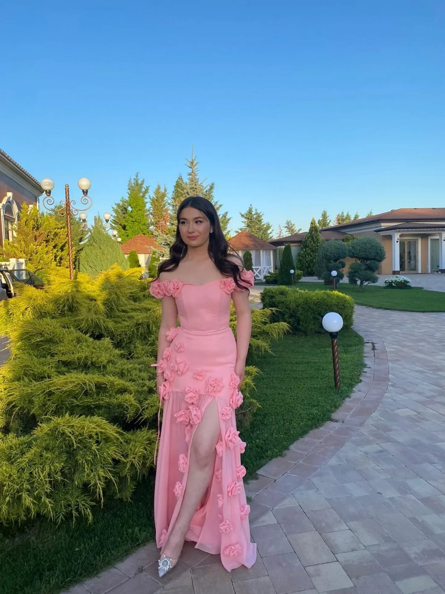 Sweetheart Sleeveless Strapless Floral Appliques Chiffon Floor-Length Prom Dress with Slit