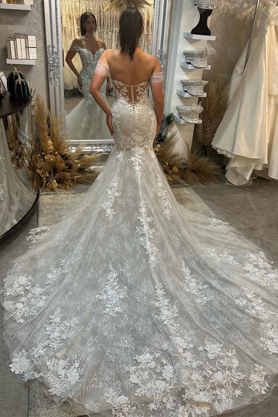 Chic Wedding Dress Off The Shoulder Lace Mermaid Appliques Bridal Dress