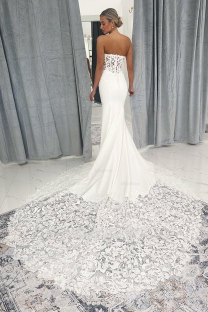 Chic White Lace Mermaid Sweetheart Strapless Sleeveless Ruffle Satin Wedding Dress