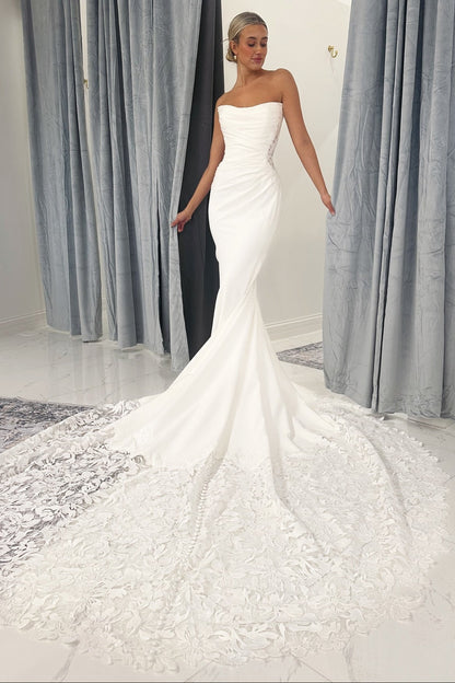 Chic White Lace Mermaid Sweetheart Strapless Sleeveless Ruffle Satin Wedding Dress