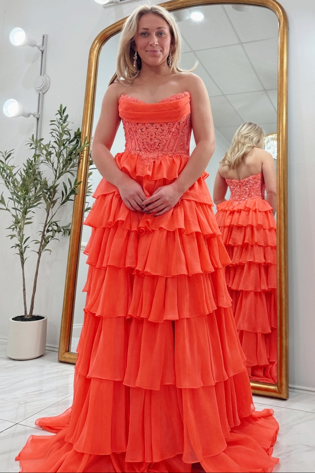 Sweetheart Sleeveless Beaded Applique Chiffon A-Line Prom Dress