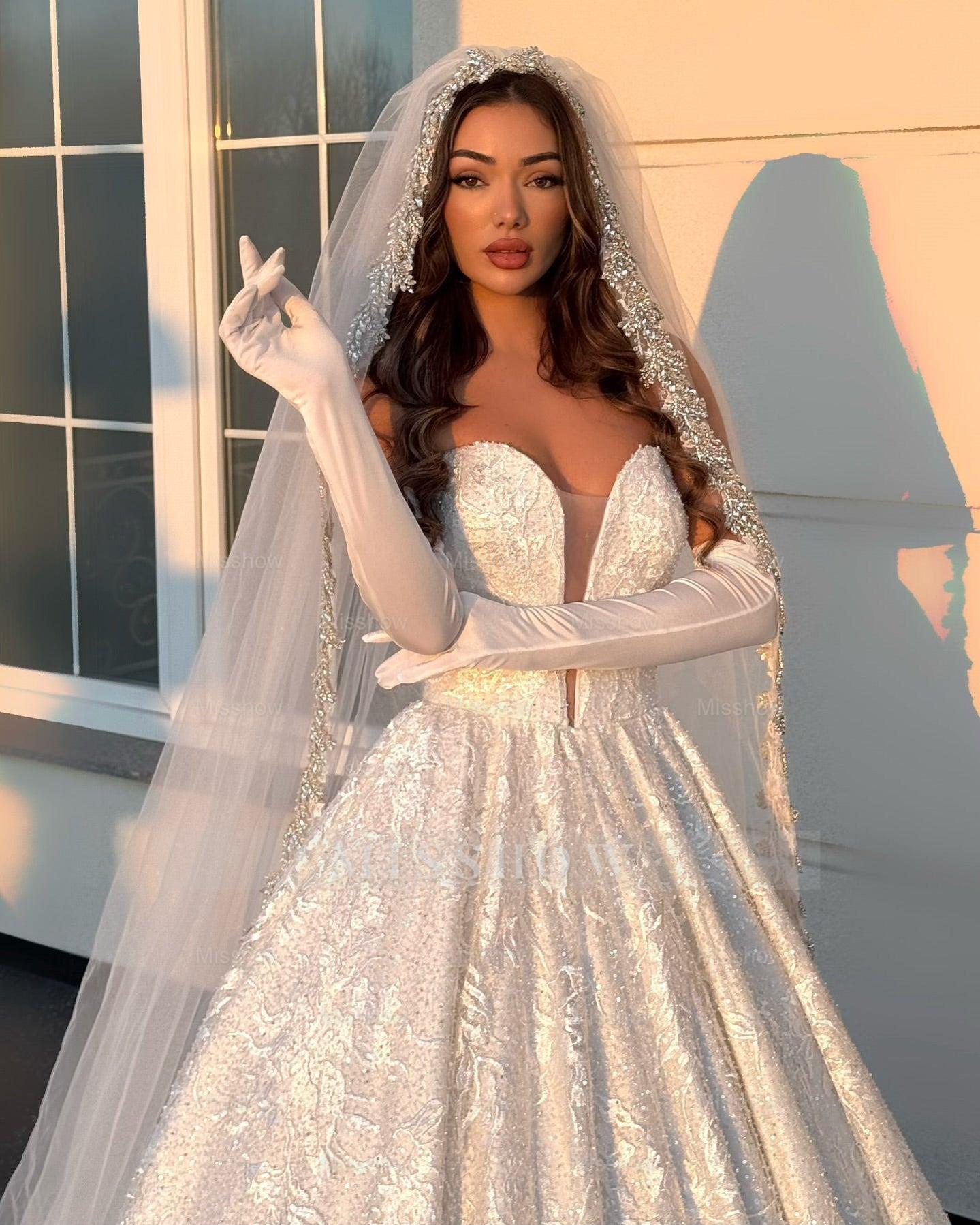 Elegant White Ball Gown V-Neck Sleeveless Beaded Lace Long Wedding Dress