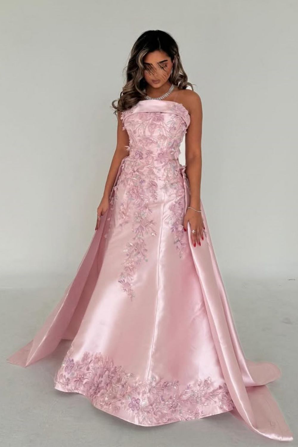 Elegant Pink A-Line Strapless Satin Party Dress with Appliques and Court Train