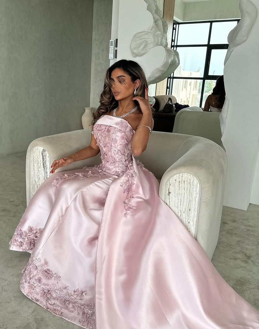 Elegant Pink A-Line Strapless Satin Party Dress with Appliques and Court Train