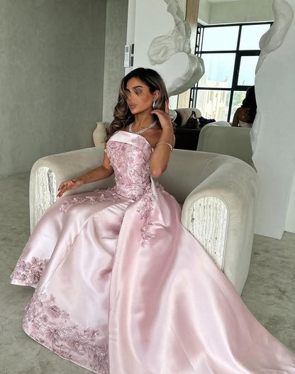 Elegant Pink A-Line Strapless Satin Party Dress with Appliques and Court Train
