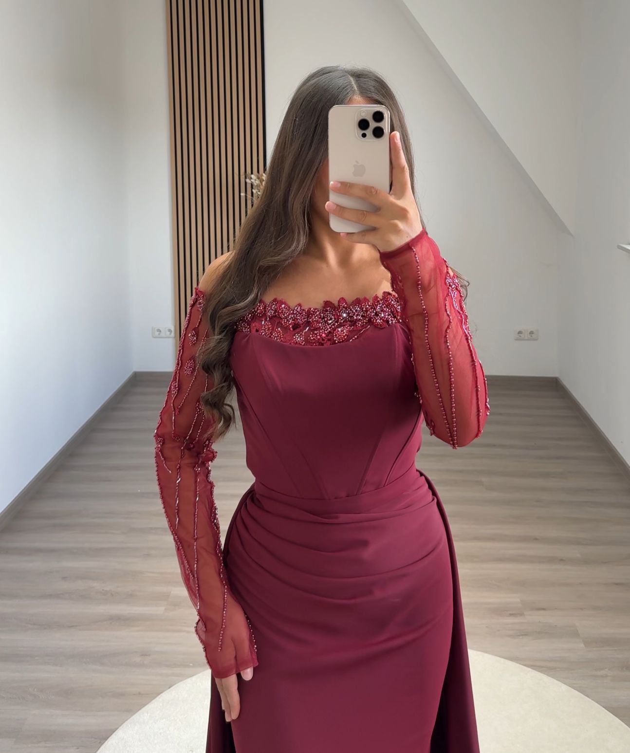 Long Sleeves Scoop Backless Evening Dress