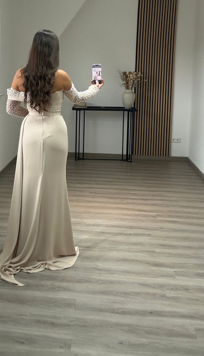 Long Sleeves Scoop Sequins Evening Dress