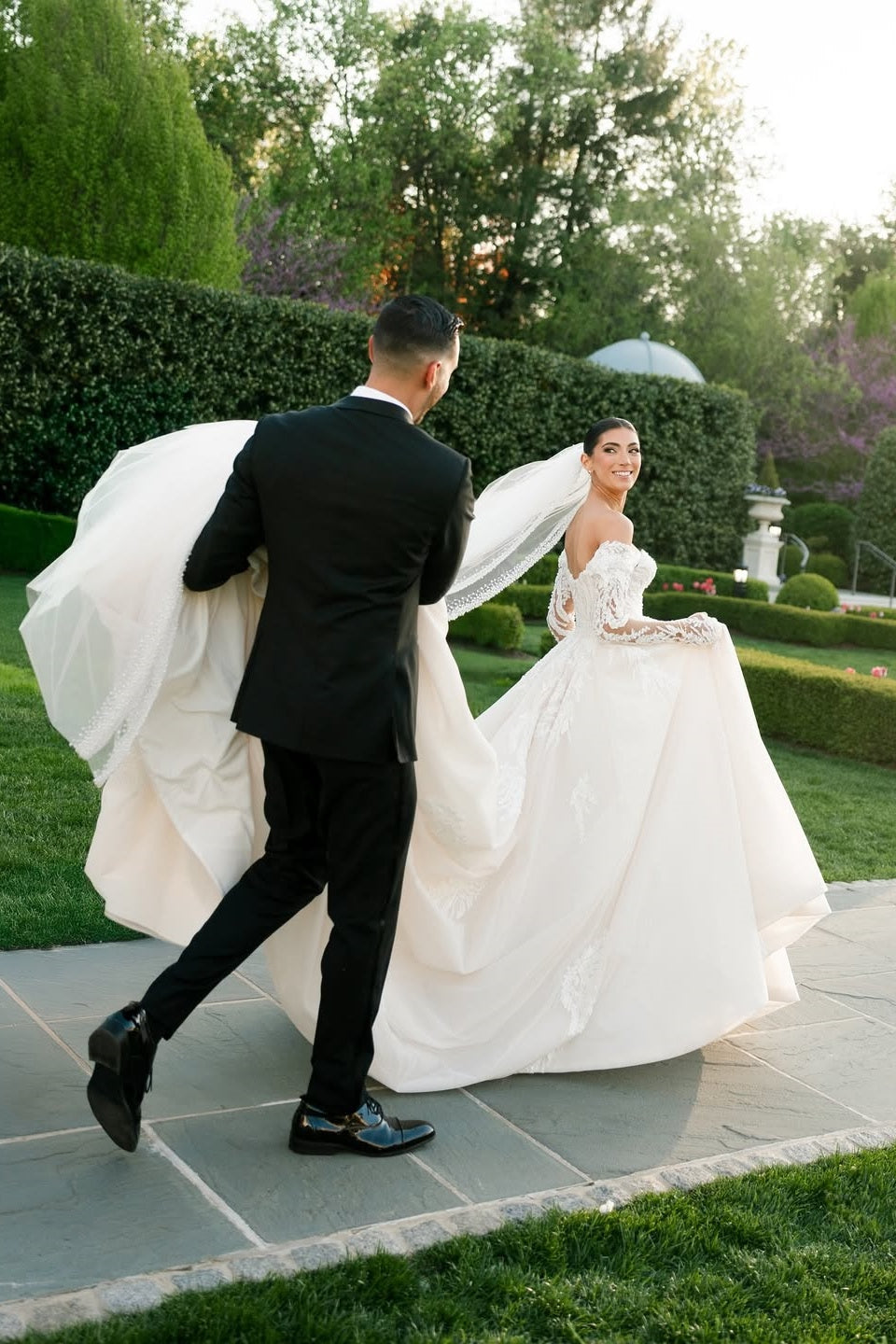 Long Sleeve Wedding Dress Off the Shoulder Beaded Lace Appliques Bridal Gown