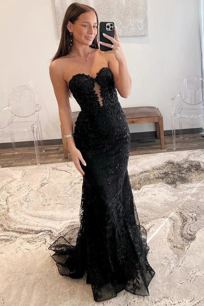 Elegant Lace Appliqué Sweetheart Keyhole Trumpet Prom Gown