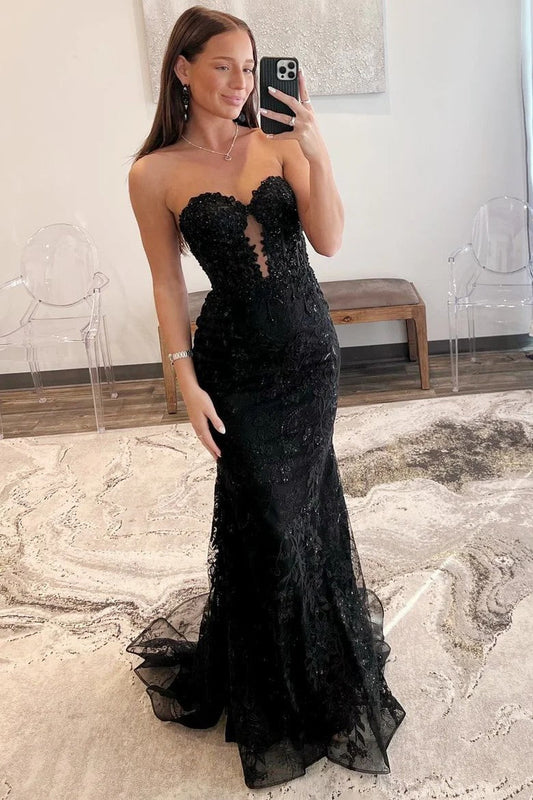 Elegant Lace Appliqué Sweetheart Keyhole Trumpet Prom Gown