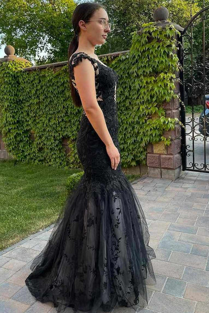 Classy Black Deep V-Neck Lace Appliques Mermaid Formal Prom Dress