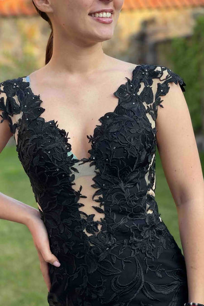 Classy Black Deep V-Neck Lace Appliques Mermaid Formal Prom Dress