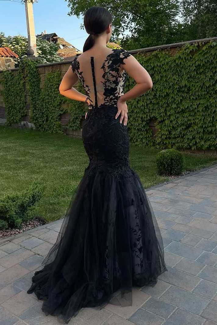 Classy Black Deep V-Neck Lace Appliques Mermaid Formal Prom Dress