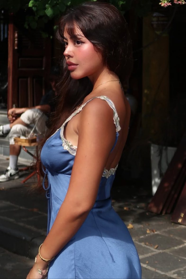 Chic Deep V-Neck Straps with Appliques Sleeveless Sheath Prom Party Dress