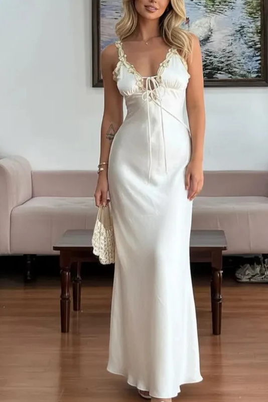 Chic Deep V-Neck Straps with Appliques Sleeveless Sheath Prom Party Dress