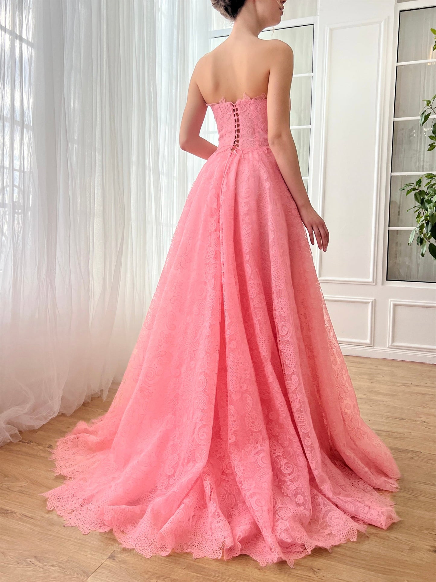 Princess Sweetheart Strapless Floor-Length Prom Dress with Bows