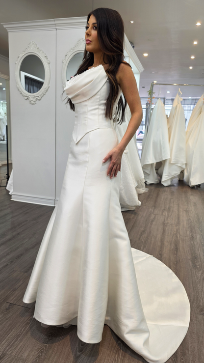 Mermaid Scoop Neck Satin Beaded Wedding Dress