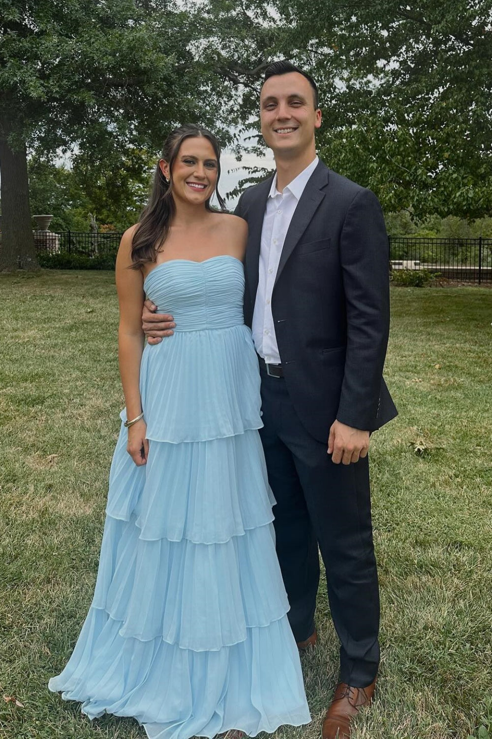 Sweetheart Strapless Tiered A-line Prom Dress Sleeveless Pleated Chiffon Floor-Length Party Gowns