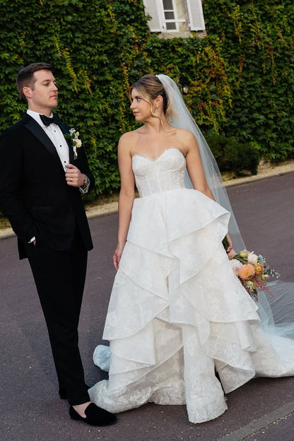 Sweetheart A Line Wedding Dress Lace Appliqued Sleeveless Bridal Gown