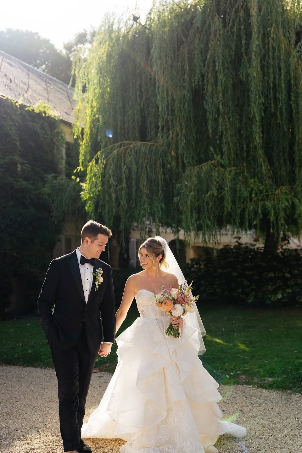 Sweetheart A Line Wedding Dress Lace Appliqued Sleeveless Bridal Gown