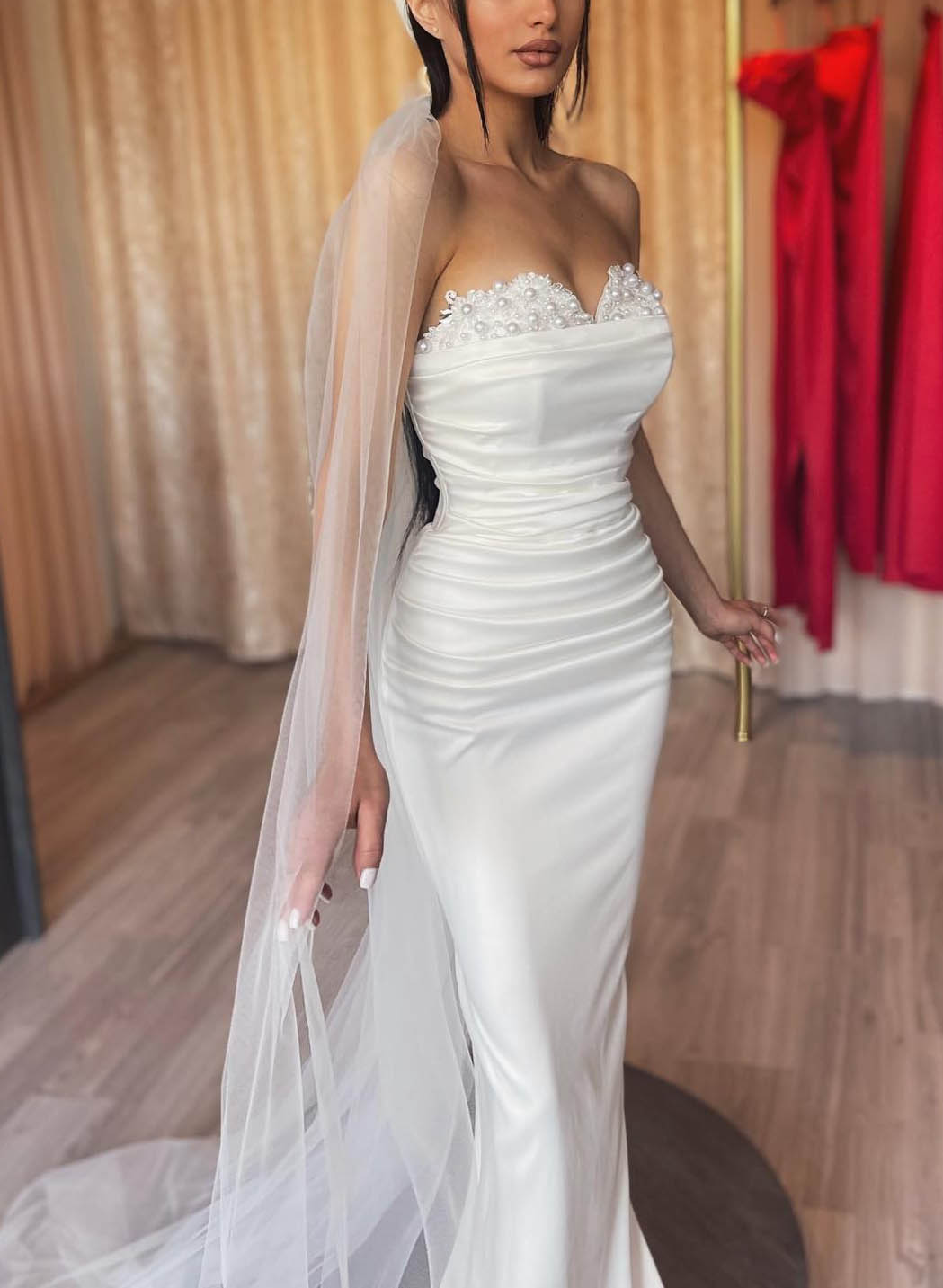 Column Off-the-Shoulder Floor-length Lace Wedding Dress