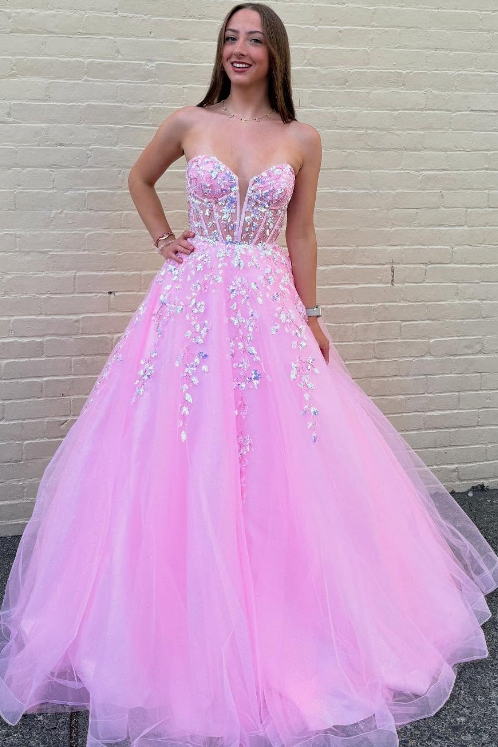 A-Line Strapless Sleeveless Pleated Sequins Appliques Tulle Prom Dress