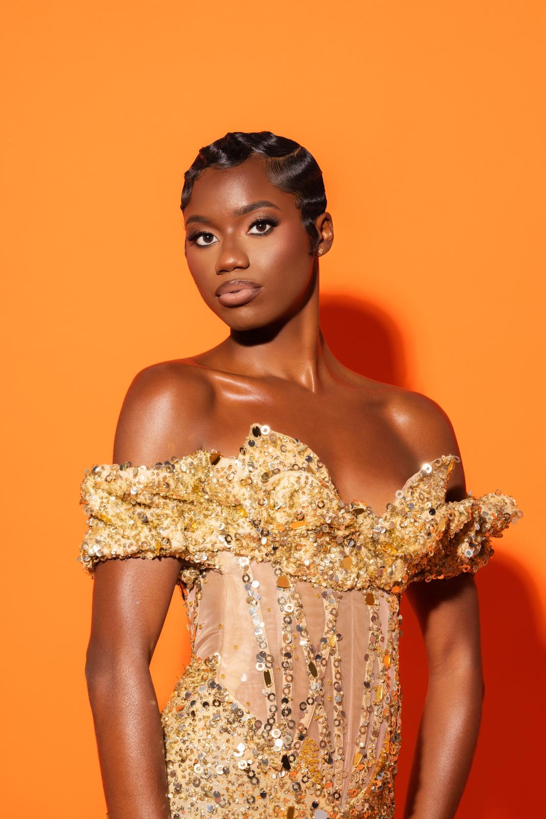 Gold Sleeveless Strapless Appliques Prom Dress