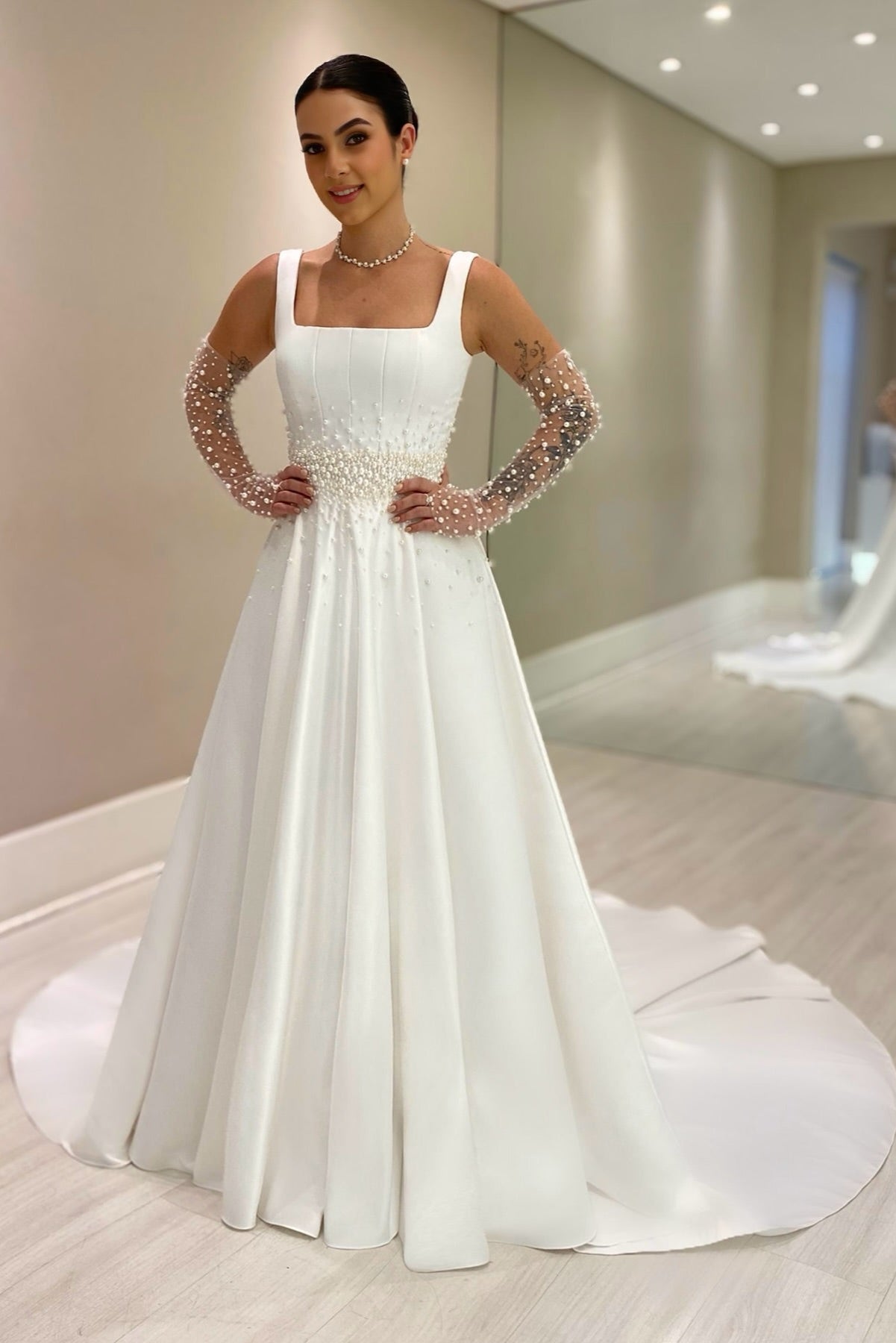White Wedding Dress A Line Spaghetti Straps Sleeveless Beaded Chapel Train Satin Bridal Gown With Pearls