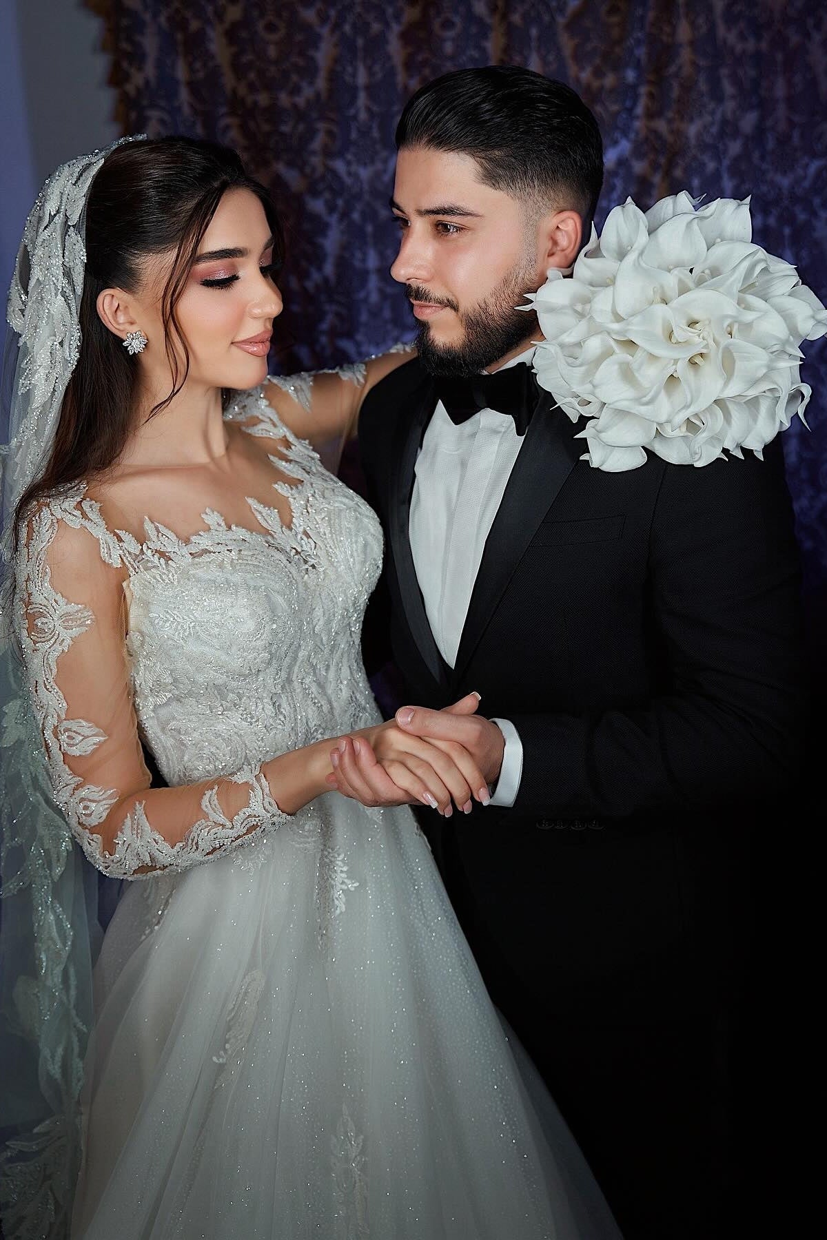 White Wedding Dress A Line Sweetheart Sleeves Tulle Bridal Gown With Appliques