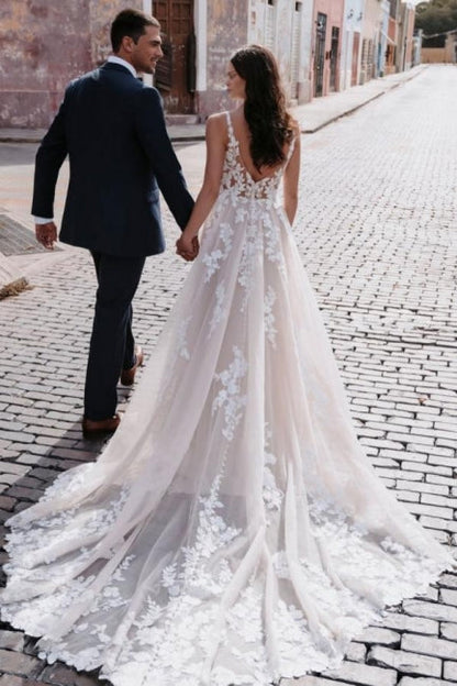 White Wedding Dress V Neck Spaghetti Strap A Line Tulle Lace Split Bridal Gown With Appliques