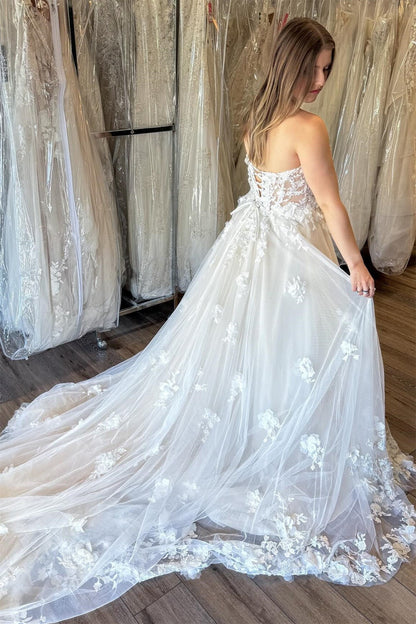 Glamorous Strapless Tulle Sleeveless Wedding Dress