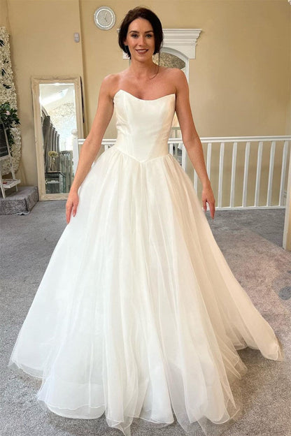 Glamorous Strapless Sweetheart Tulle Sleeveless Wedding Dresses A-Line Long With Pleats