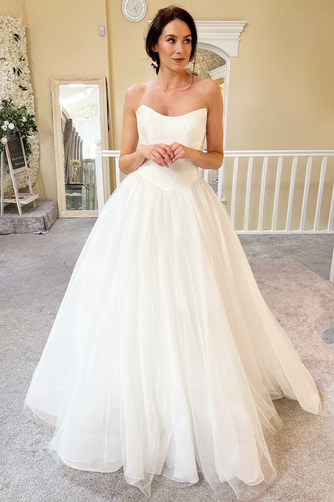 Glamorous Strapless Sweetheart Tulle Sleeveless Wedding Dresses A-Line Long With Pleats
