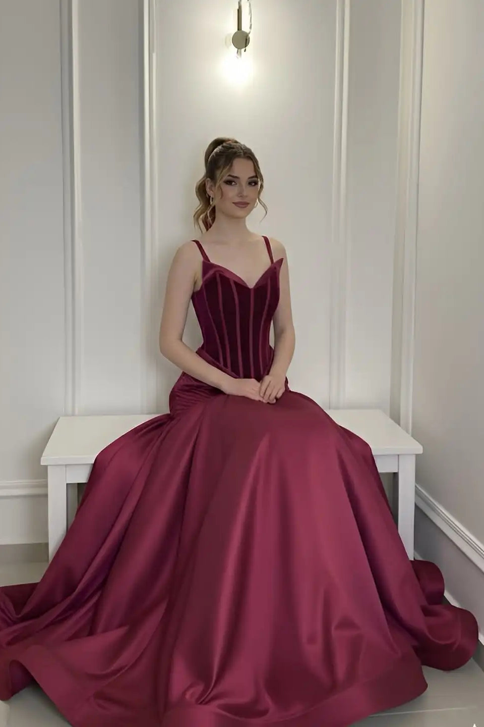 Romantic Burgundy Spaghetti-Straps V-Neck Prom Dress A-Line Sleeveless With Pleats