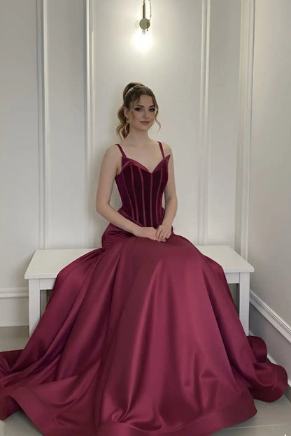 Romantic Burgundy Spaghetti-Straps V-Neck Prom Dress A-Line Sleeveless With Pleats