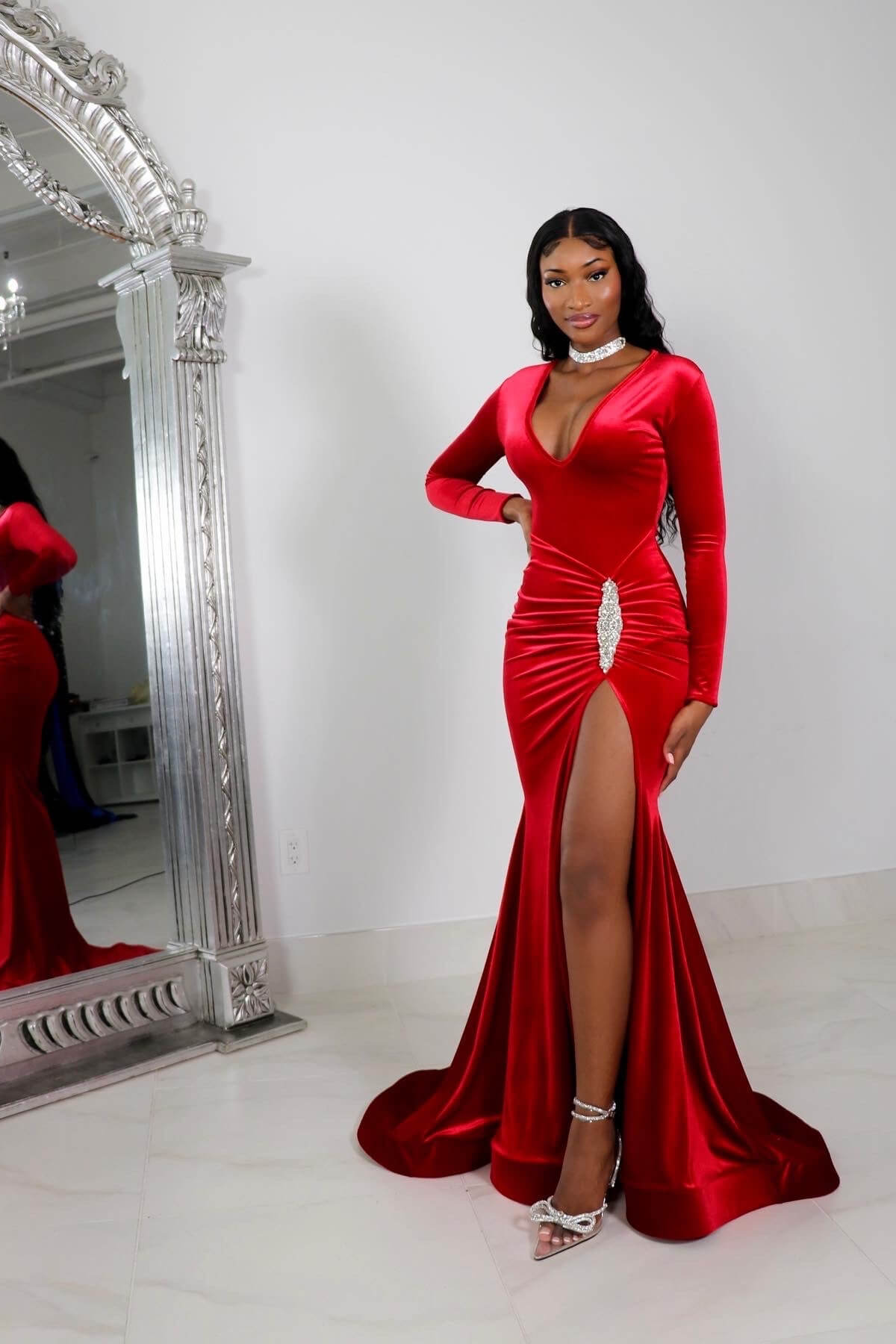 Simple Red V-Neck Prom Dress Long Sleeves Mermaid Velvet with High Slit