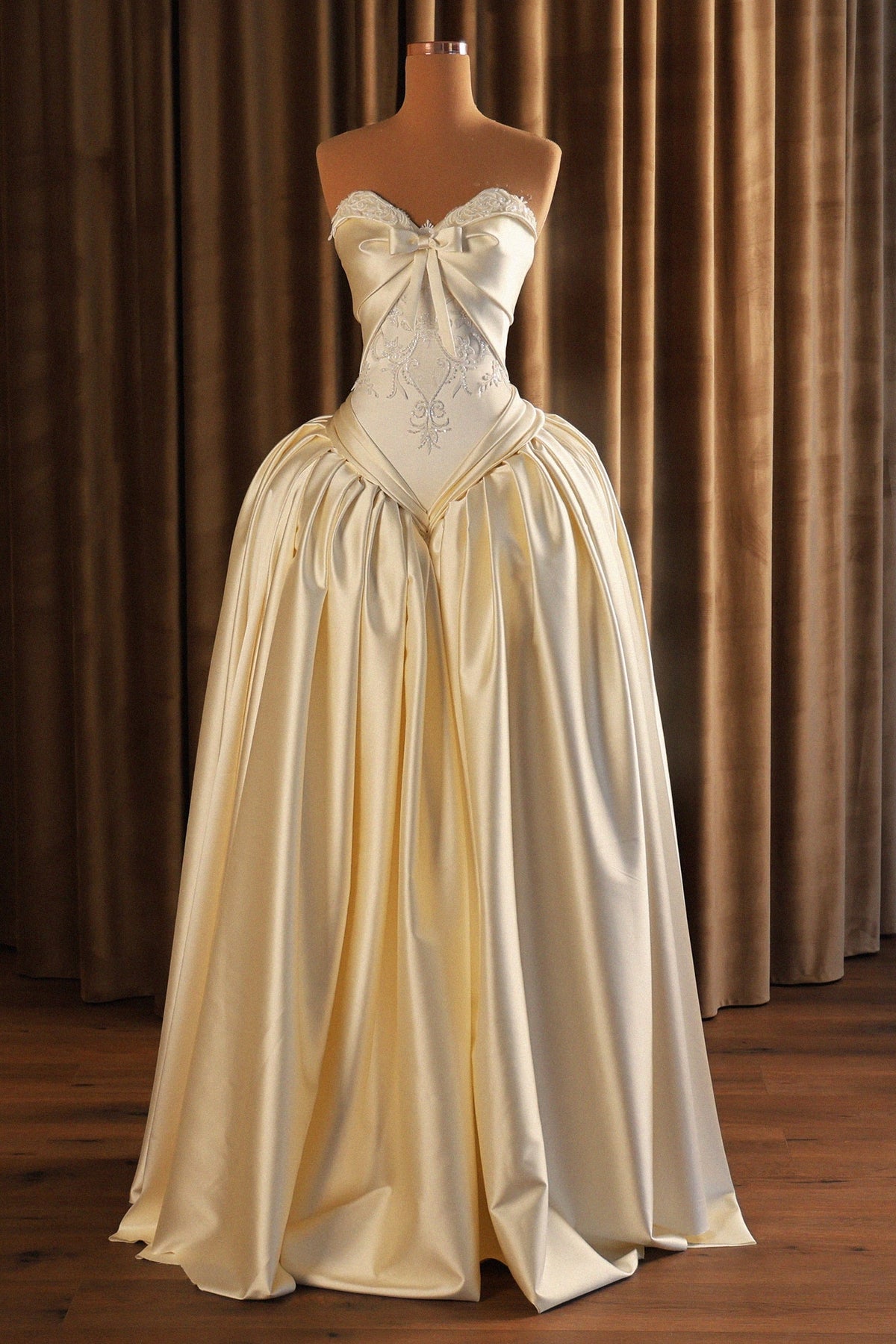 Basque Waist Ball Gown Wedding Dress with Bow