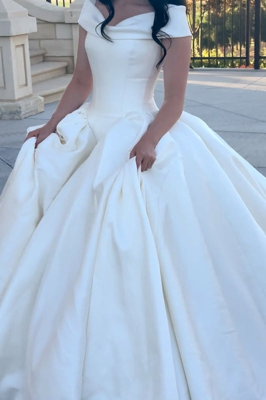 Off-the-Shoulder Ball Gown Wedding Dress with Full Skirt