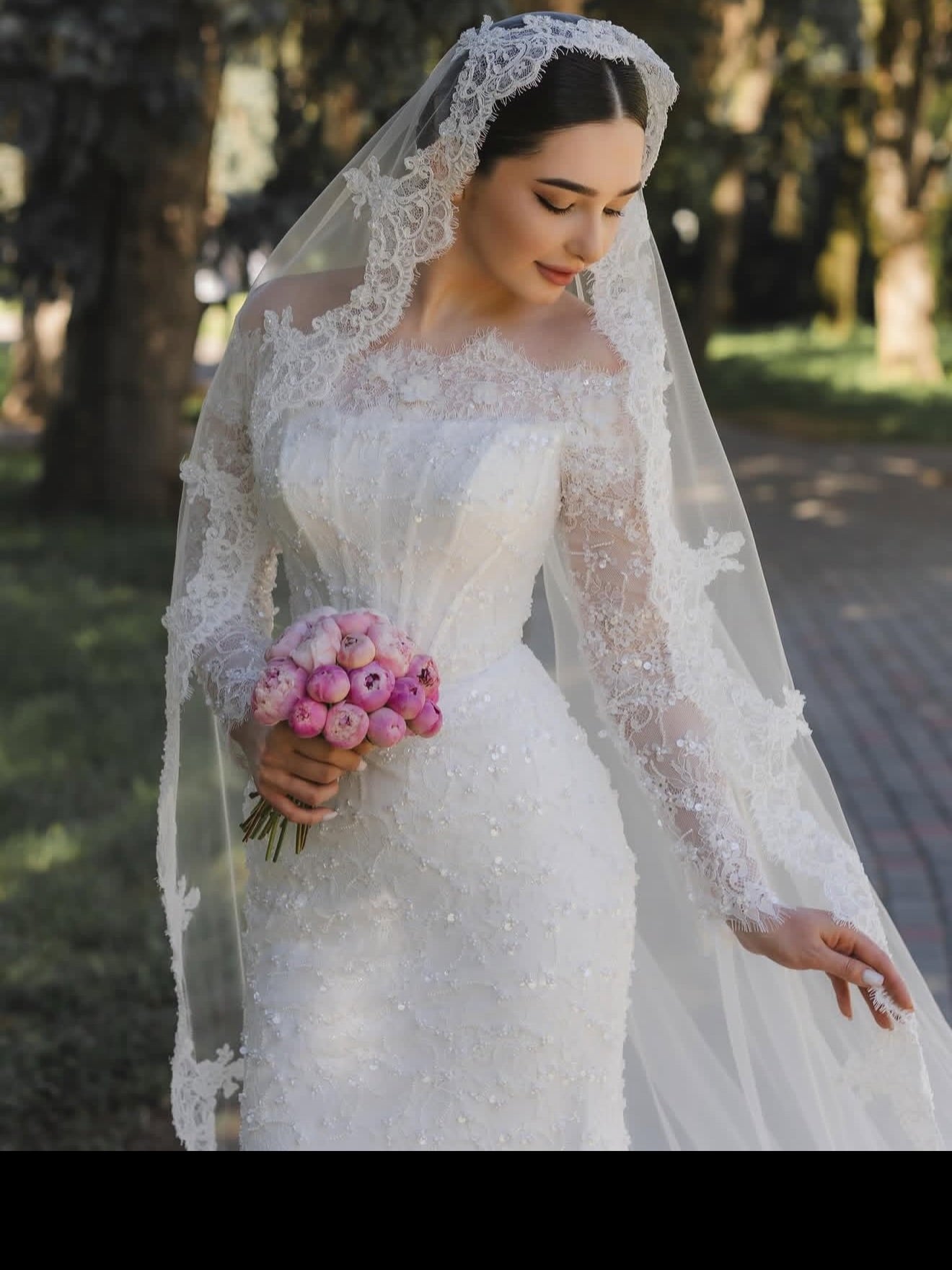 Off-Shoulder Lace Mermaid Wedding Dress with Long Sleeves
