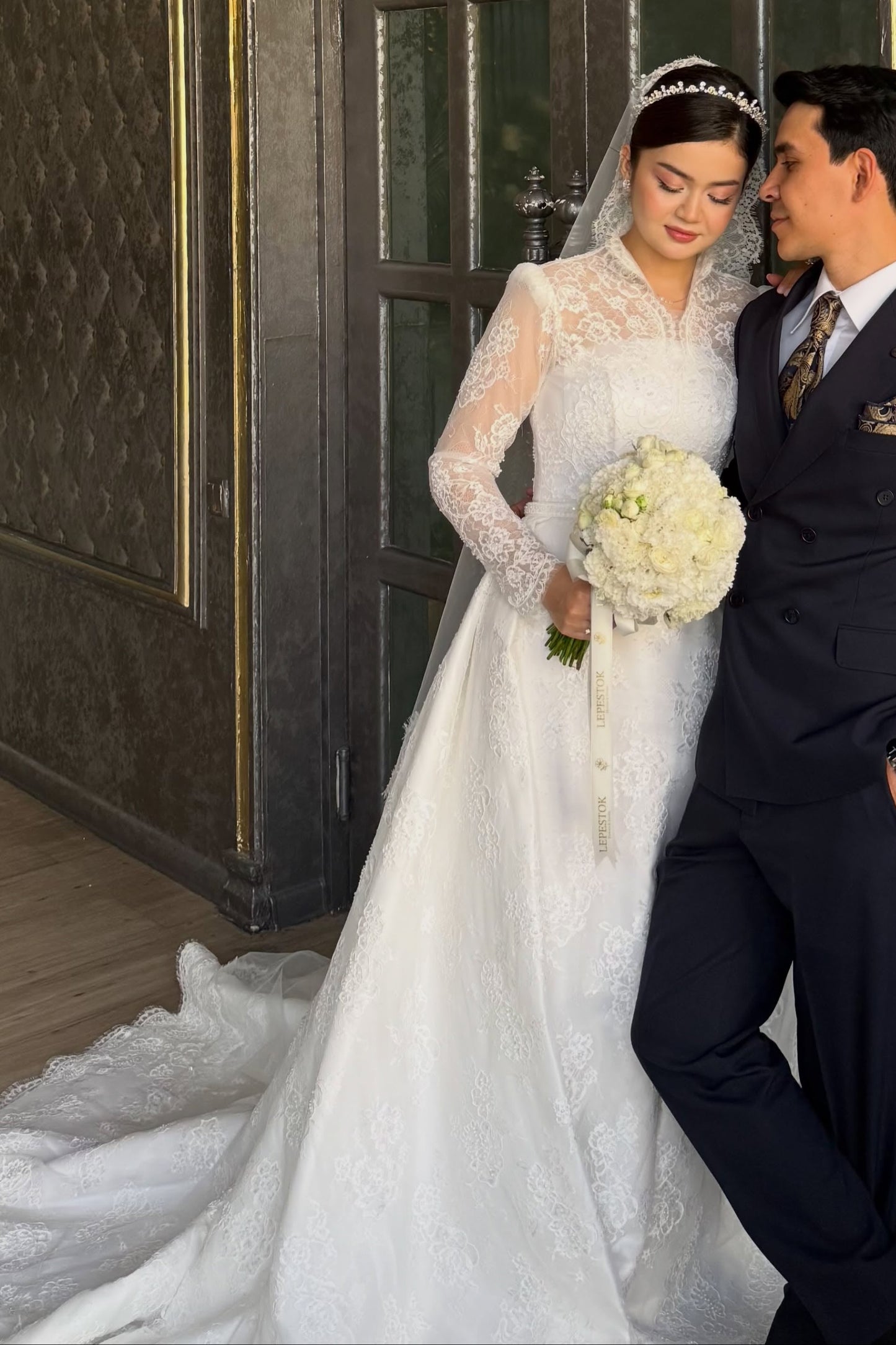Long Sleeve Lace A-Line Wedding Dress with Train