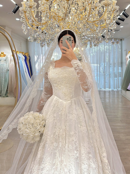 Scalloped Square Neck Lace Long Sleeve Wedding Dress