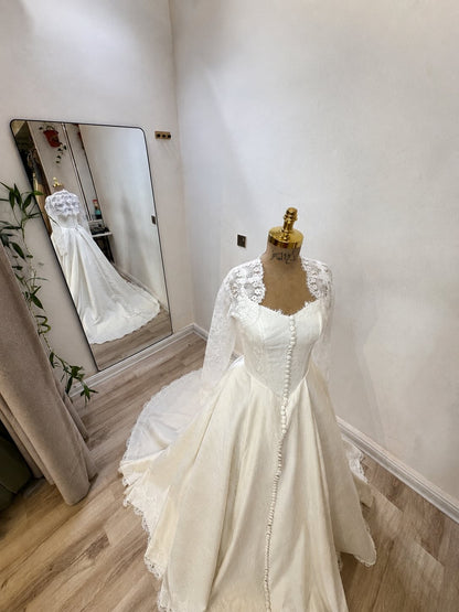 Elegant Lace Long Sleeve A-Line Wedding Dress