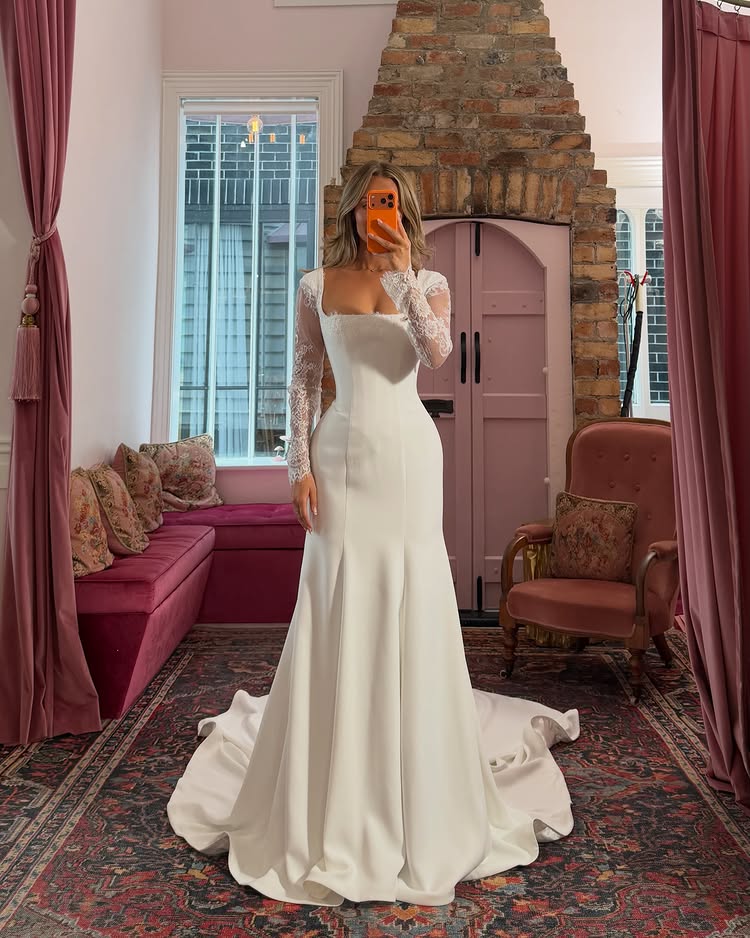 Long Sleeve Lace Mermaid Wedding Dress with Train