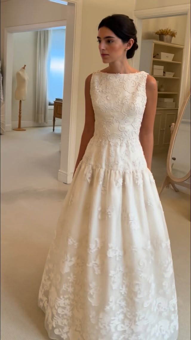 Floral Lace Bateau Drop-Waist Wedding Dress