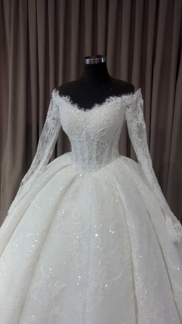 Off-Shoulder Lace Ball Gown Wedding Dress