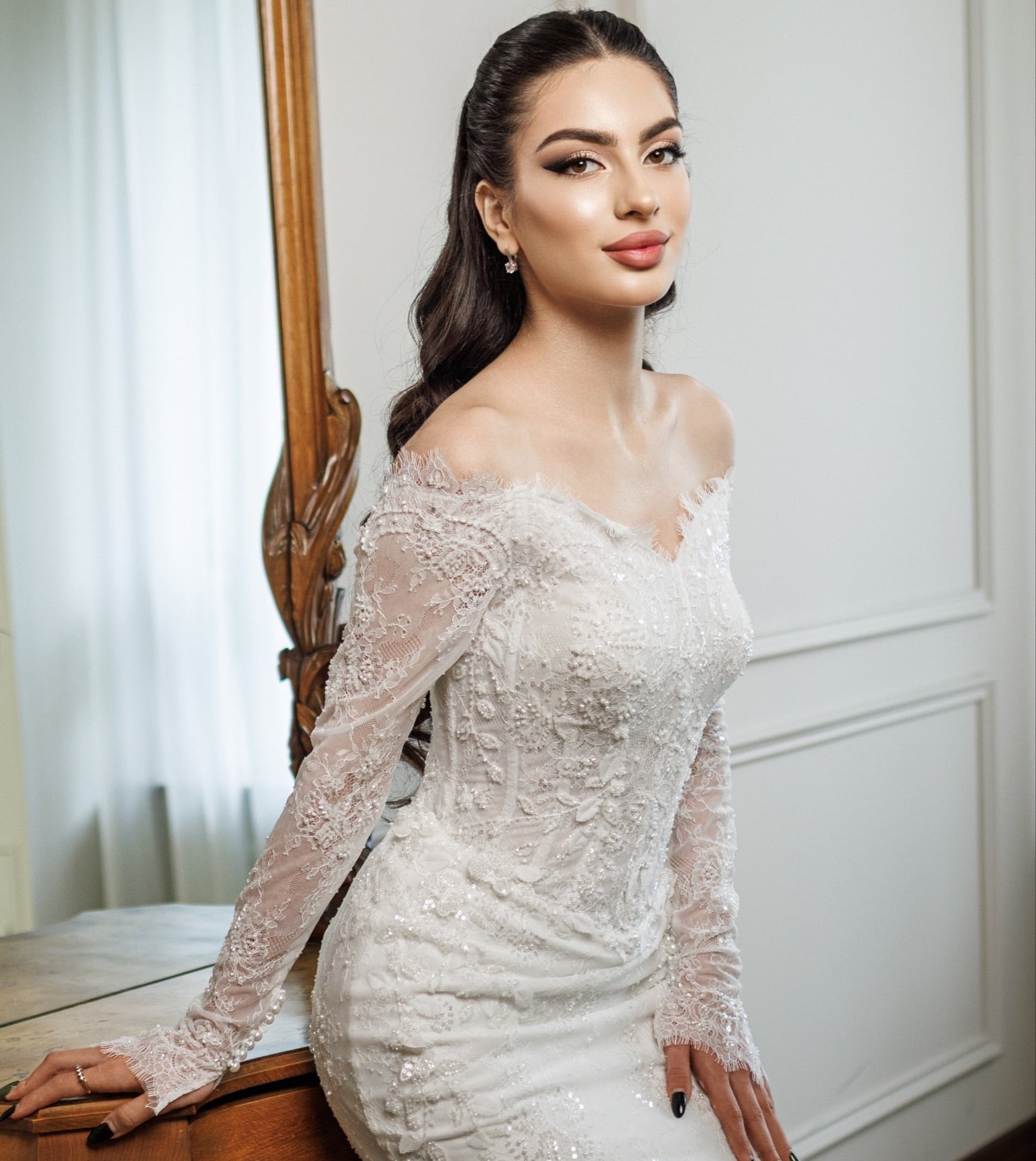 Off-the-Shoulder Lace Mermaid Wedding Dress
