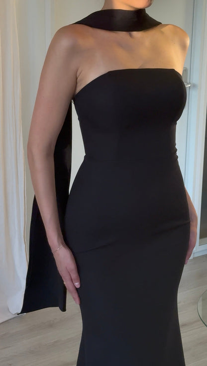 Strapless Trumpet Gown with Matching Neck Scarf