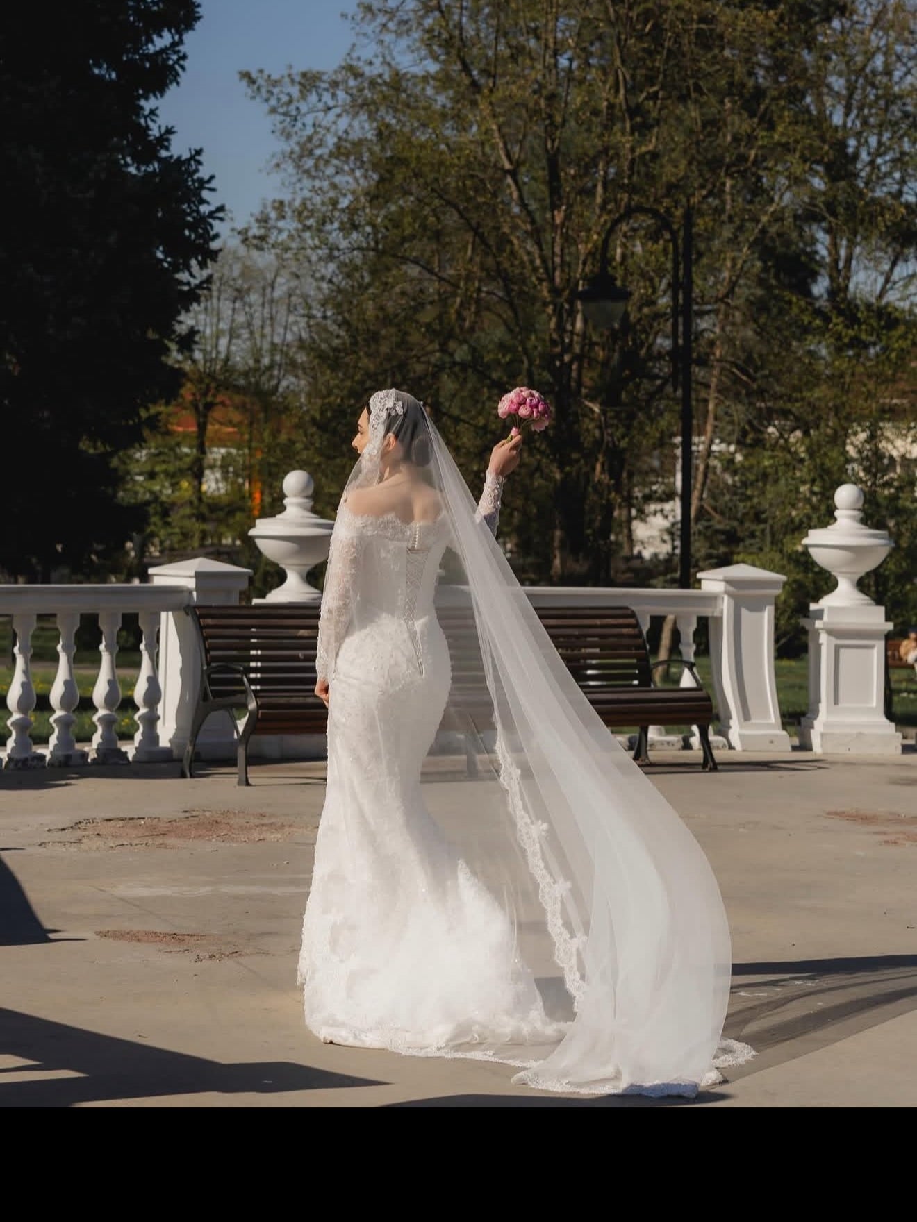 Off-Shoulder Lace Mermaid Wedding Dress with Long Sleeves