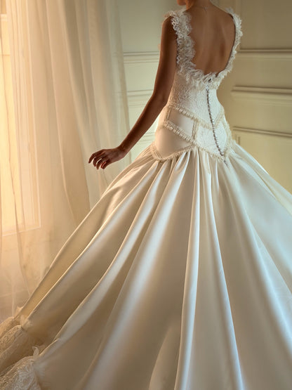 Basque Waist Ball Gown Wedding Dress with Ruffles