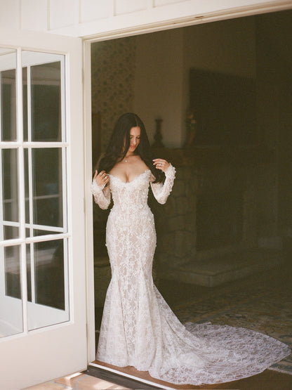 Off-the-Shoulder Lace Mermaid Wedding Dress